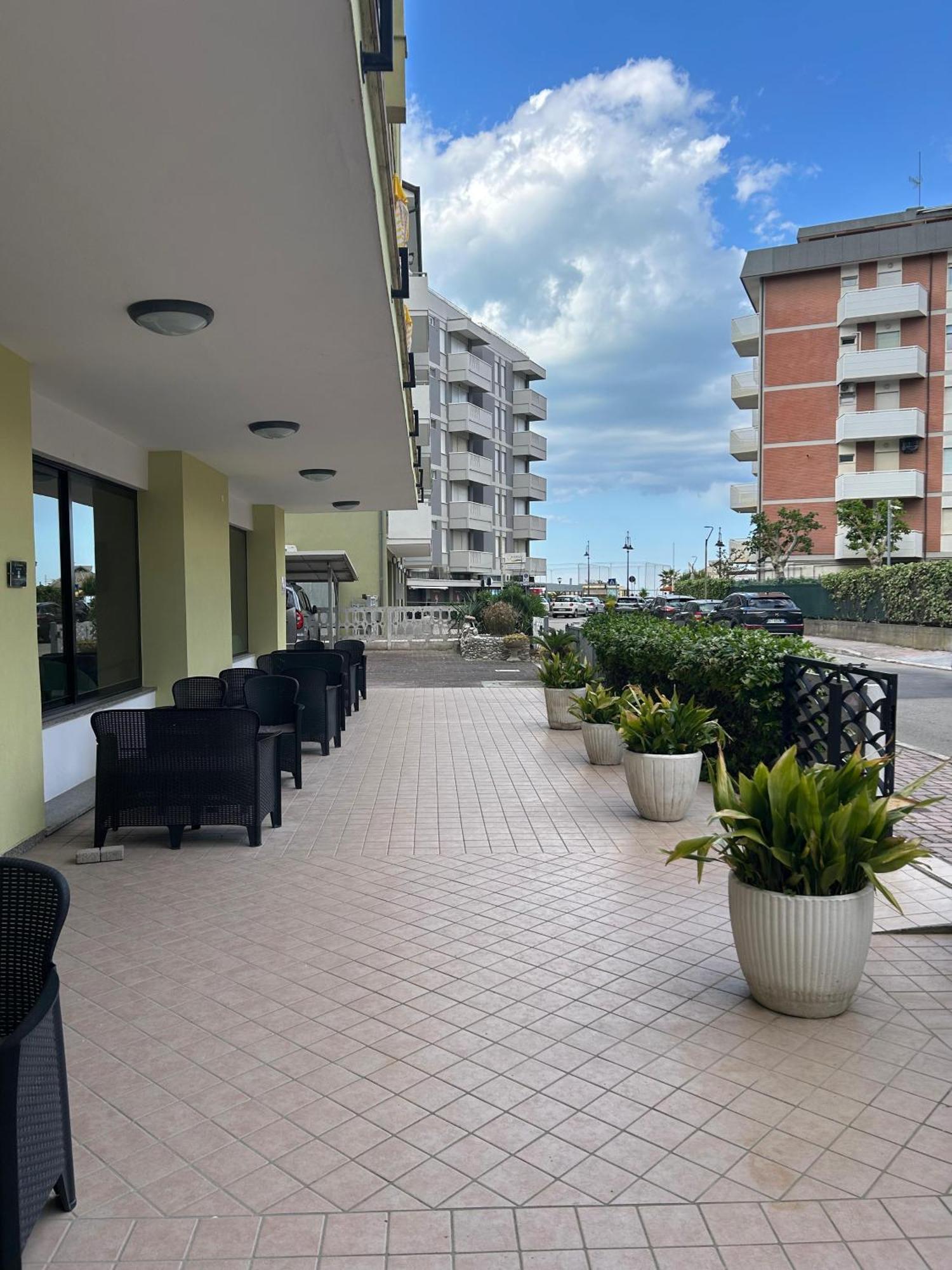 Hotel Ines Cesenatico Exterior foto