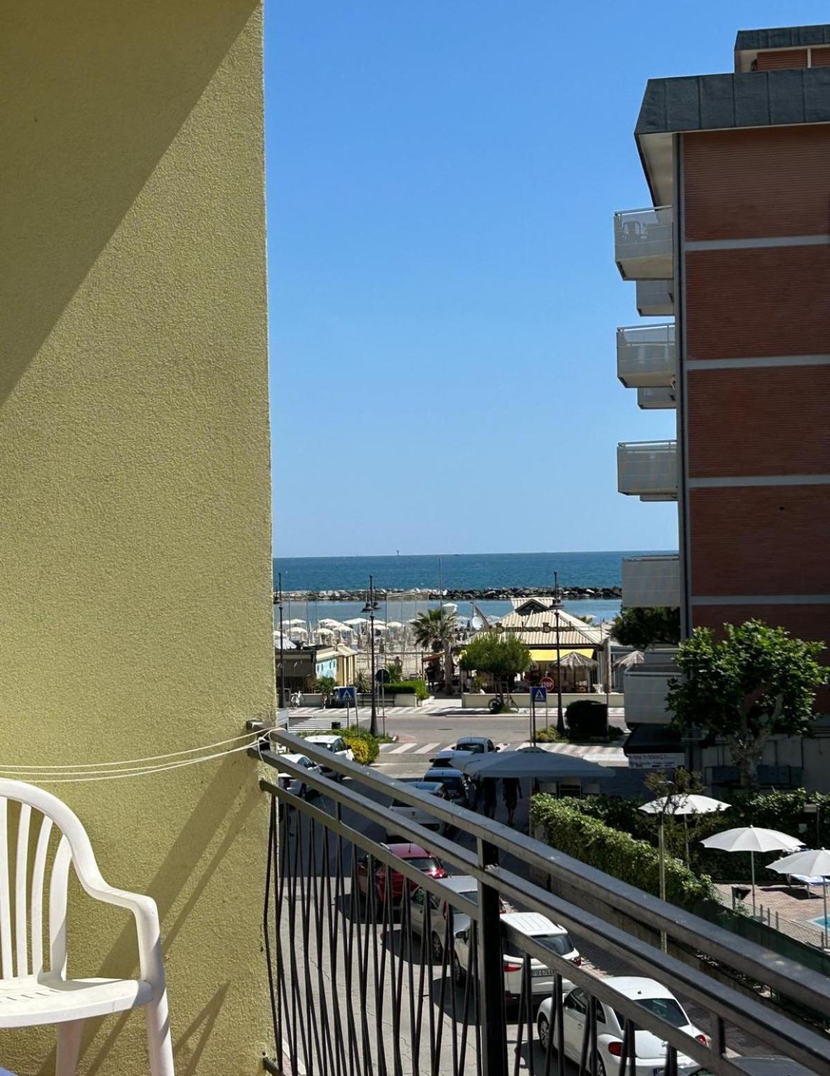 Hotel Ines Cesenatico Exterior foto