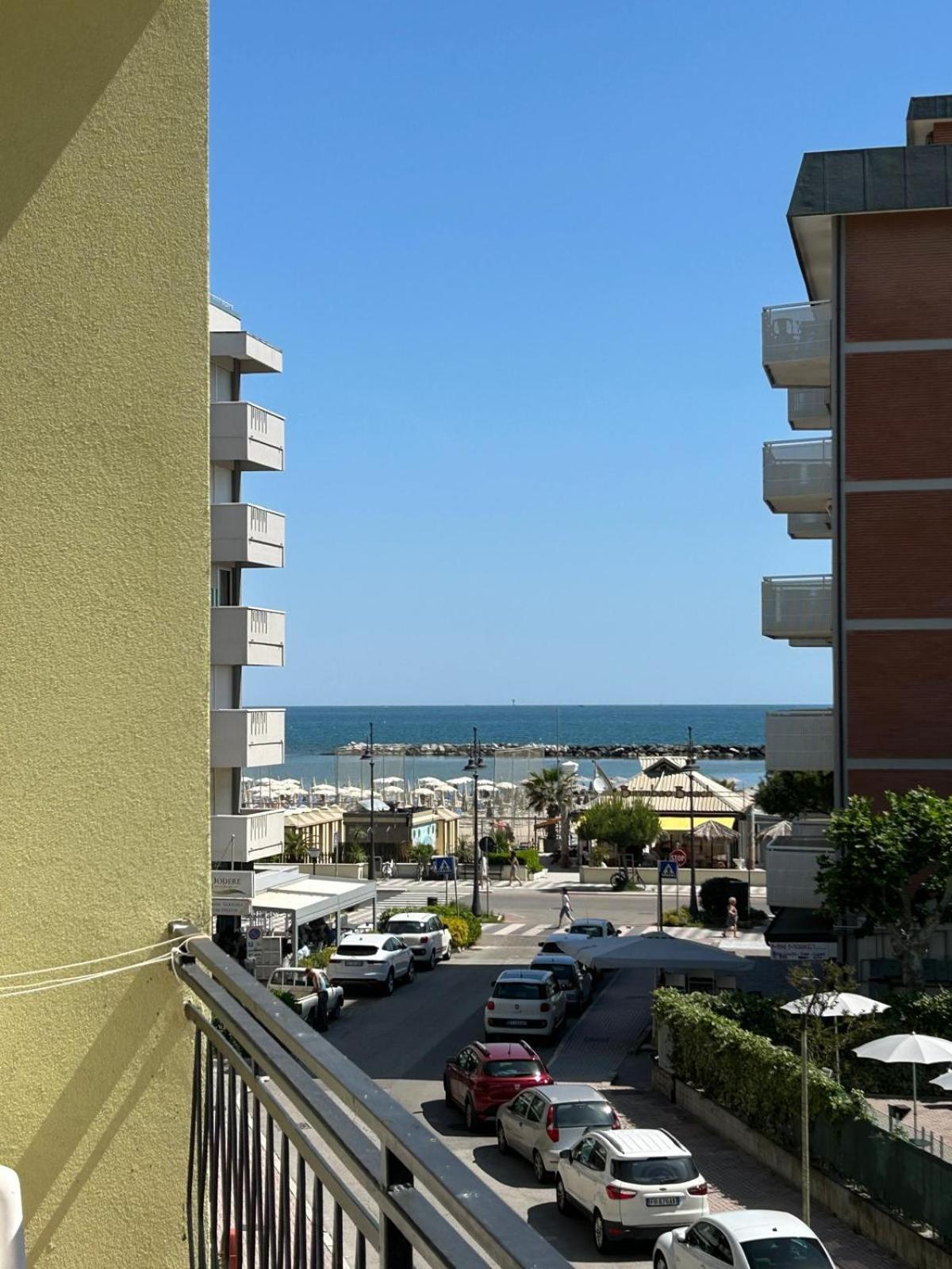 Hotel Ines Cesenatico Exterior foto